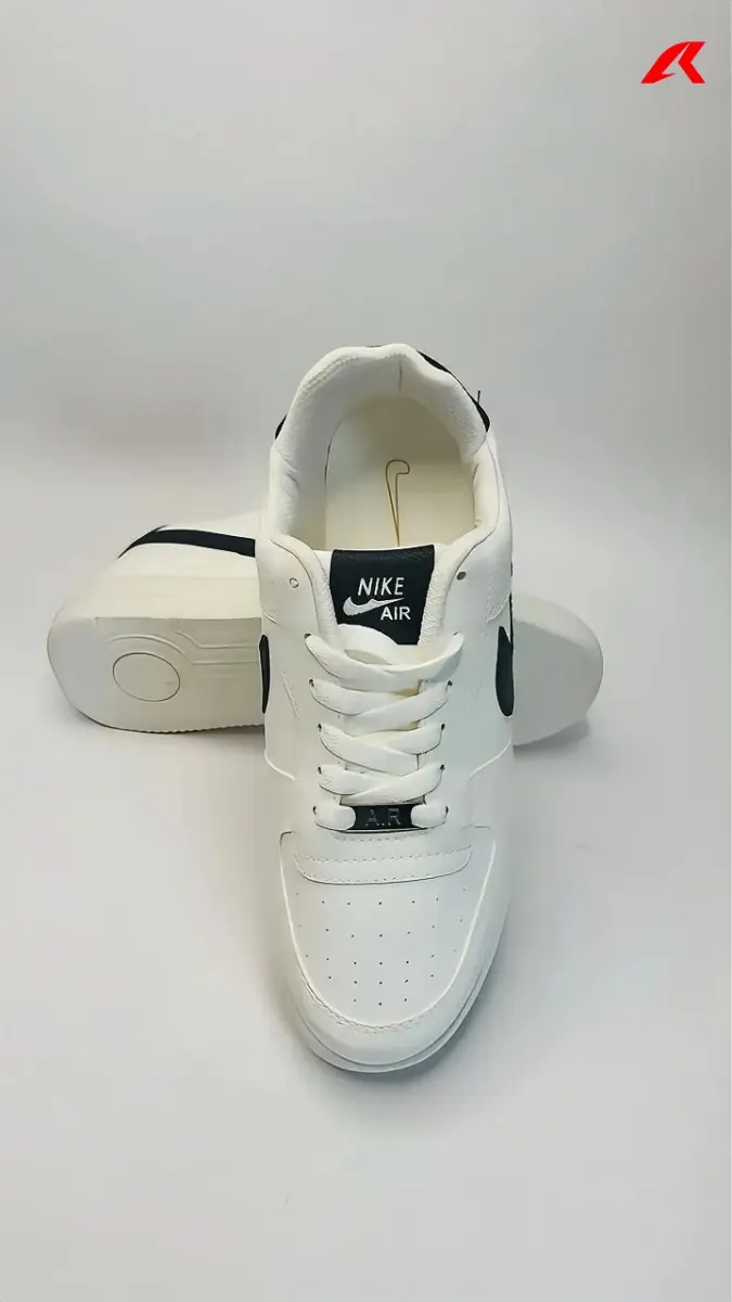 Classic Court Low Sneakers